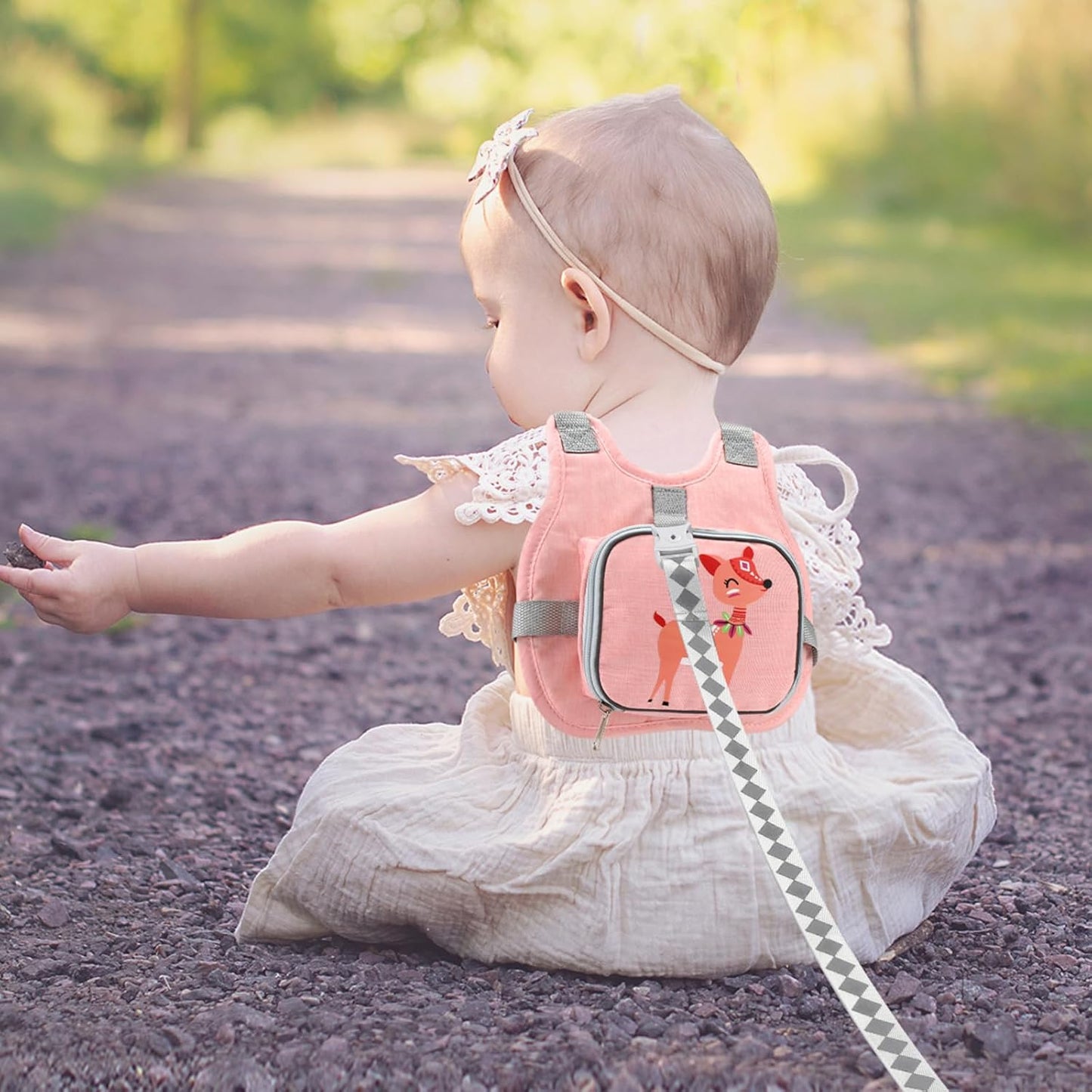 Accmor Toddler Harness Leash + Anti Lost Wrist Link, Cute Deer Kids Harness with Leash, Collapsible Child Leash Baby Walking Harness Protector Wristband Strap for Baby Girls Outdoor