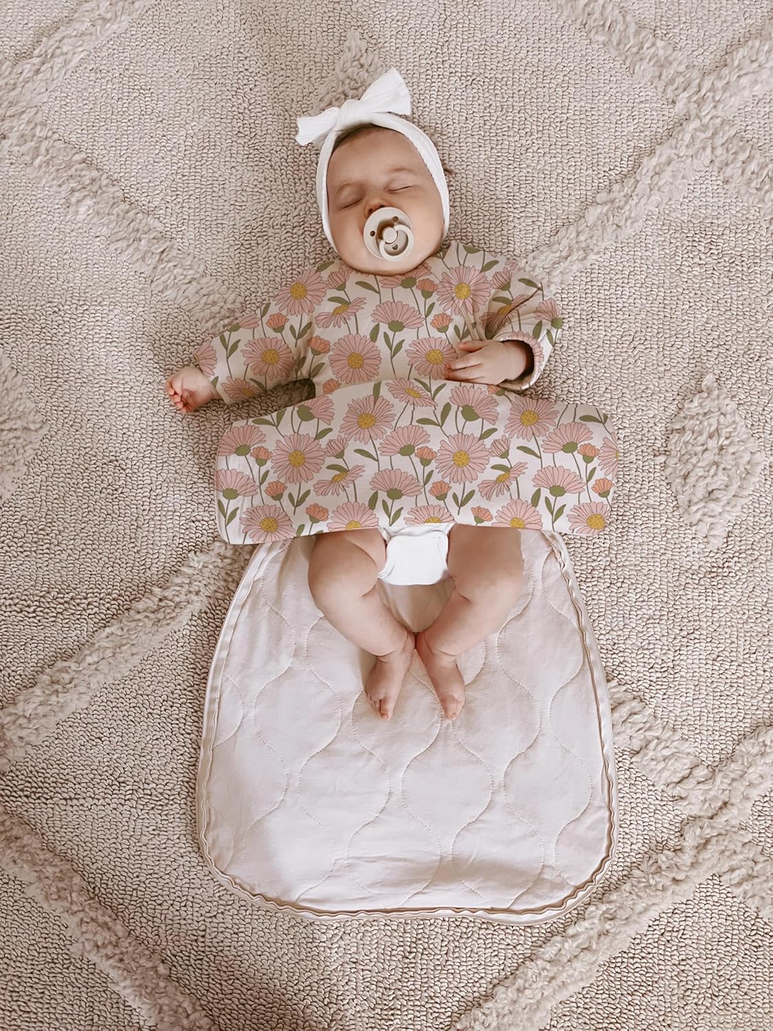 GUNAMUNA Unisex Baby Transitional Swaddle Bag, Easy Diaper Change Zipper, for Toddlers and Infants 3-6 Months, 0.5 TOG